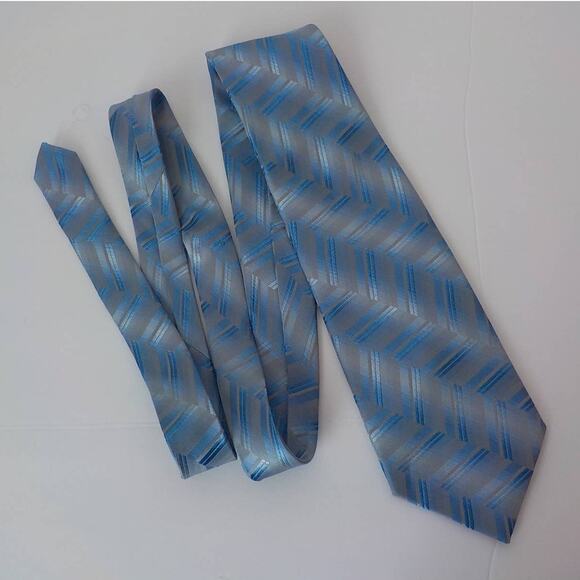 Vintage Pierre Cardin Classic Neck Tie Blue Pattern 100% Silk 62 x 4" Preppy - Picture 1 of 6